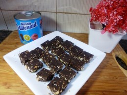 Dark chocolate peanut fudge with milkmaid recipe